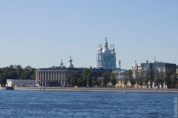 вид на смольный собор
