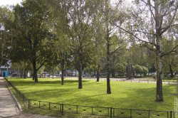 аллея между улицами